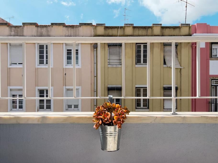 Apartamento Olaias Lisbon 2 Bed Near Metro 2 Exterior foto